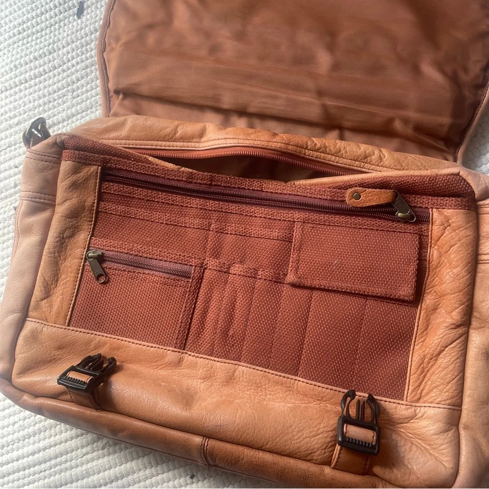Canyon Outback Leather Co. Messenger Bag Expandable